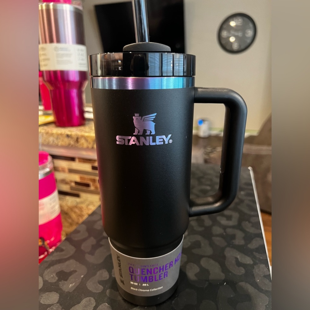 Stanley 30 oz Black Chroma